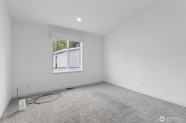 2076 Paradise Avenue #15, Enumclaw, WA 98022
