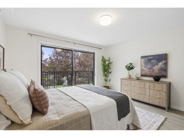 200 BURNHAM Rd 303, Lake Oswego, OR 97034