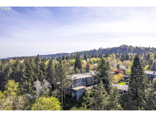 200 BURNHAM Rd 303, Lake Oswego, OR 97034