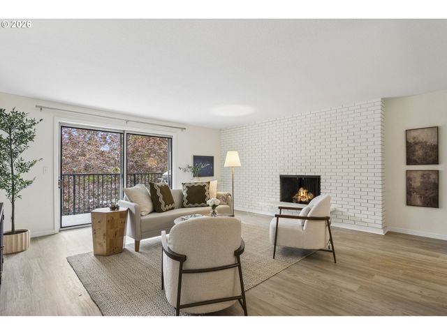 200 BURNHAM Rd 303, Lake Oswego, OR 97034