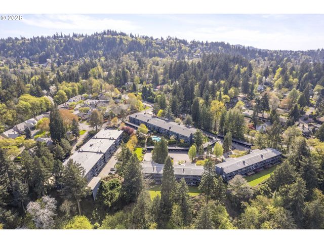 200 BURNHAM Rd 303, Lake Oswego, OR 97034