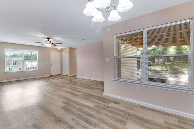 430 Northview Lane, Crestview, FL 32536