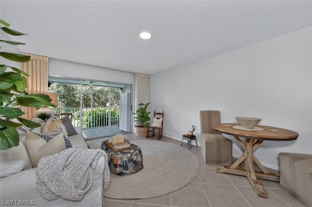 3300 Binnacle DR 206, Naples, FL 34103