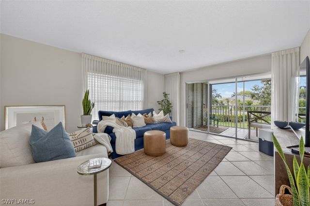 3300 Binnacle DR 206, Naples, FL 34103