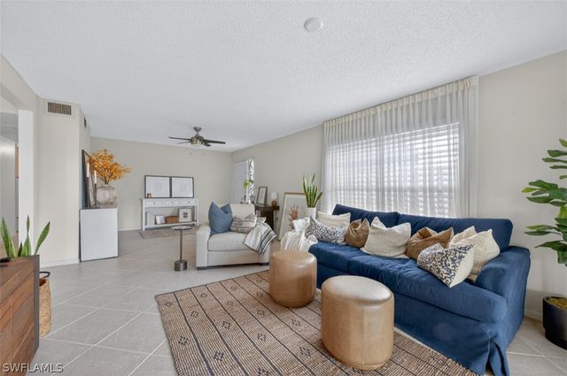 3300 Binnacle DR 206, Naples, FL 34103