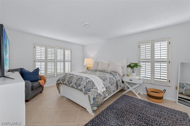 3300 Binnacle DR 206, Naples, FL 34103