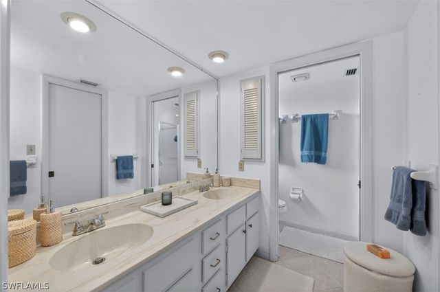 3300 Binnacle DR 206, Naples, FL 34103