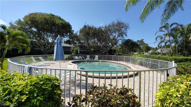 3300 Binnacle DR 206, Naples, FL 34103