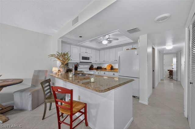 3300 Binnacle DR 206, Naples, FL 34103