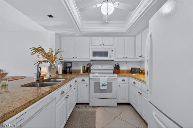 3300 Binnacle DR 206, Naples, FL 34103