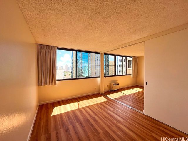 55 S Kukui Street D1608, Honolulu, HI 96813