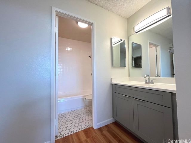 55 S Kukui Street D1608, Honolulu, HI 96813