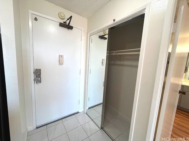 55 S Kukui Street D1608, Honolulu, HI 96813