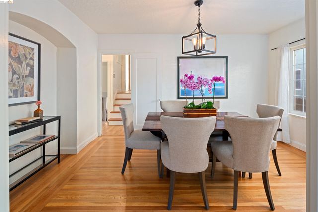 1527 Blake St, Berkeley, CA 94703