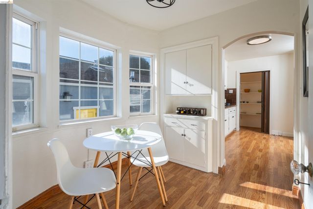 1527 Blake St, Berkeley, CA 94703