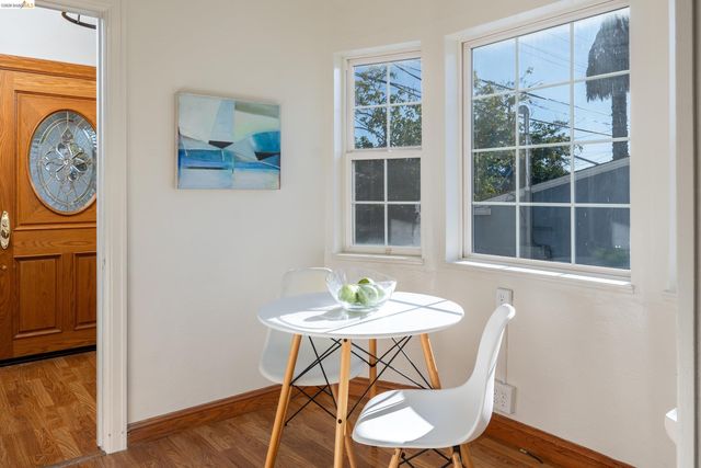 1527 Blake St, Berkeley, CA 94703