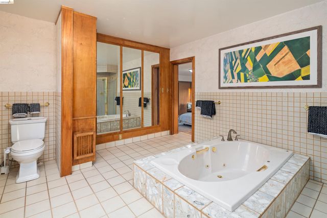 1527 Blake St, Berkeley, CA 94703
