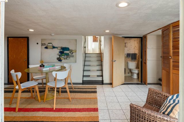 1527 Blake St, Berkeley, CA 94703