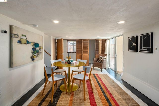 1527 Blake St, Berkeley, CA 94703