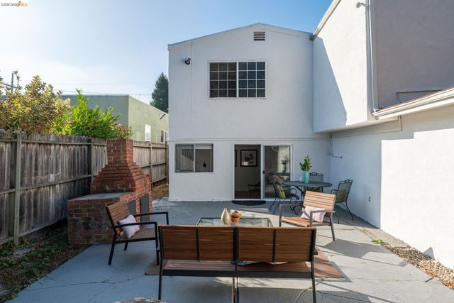 1527 Blake St, Berkeley, CA 94703