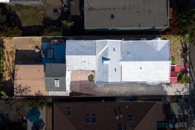 1527 Blake St, Berkeley, CA 94703