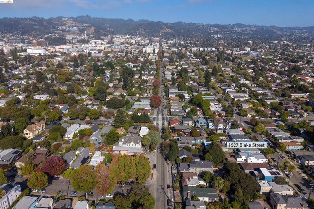 1527 Blake St, Berkeley, CA 94703