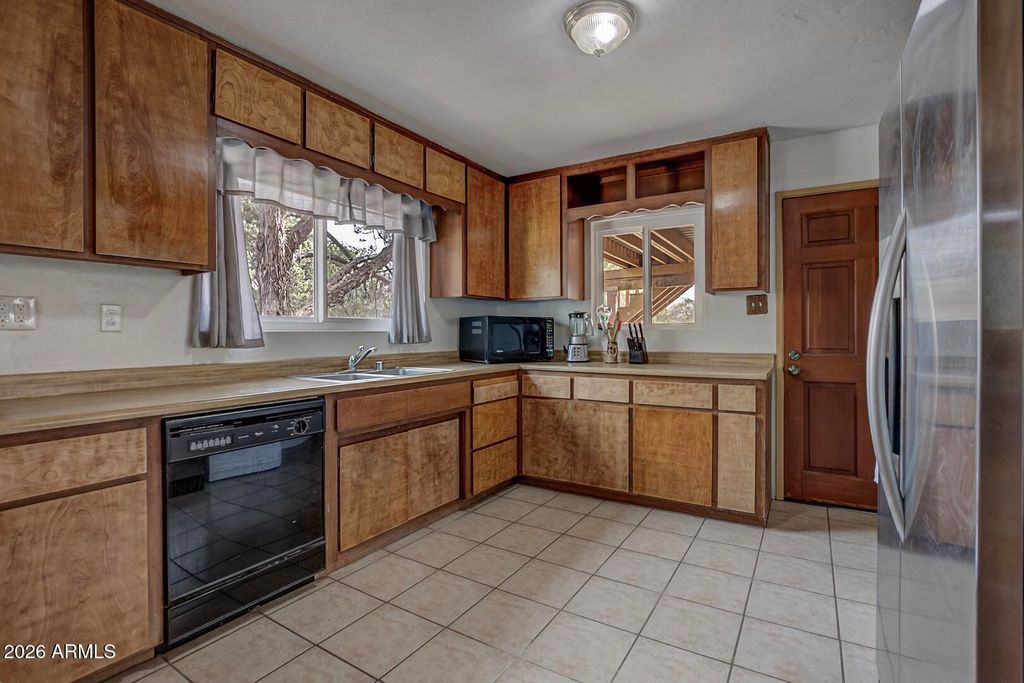 Image 12 of property listing at 267 W Round Valley Road, Payson, AZ 85541