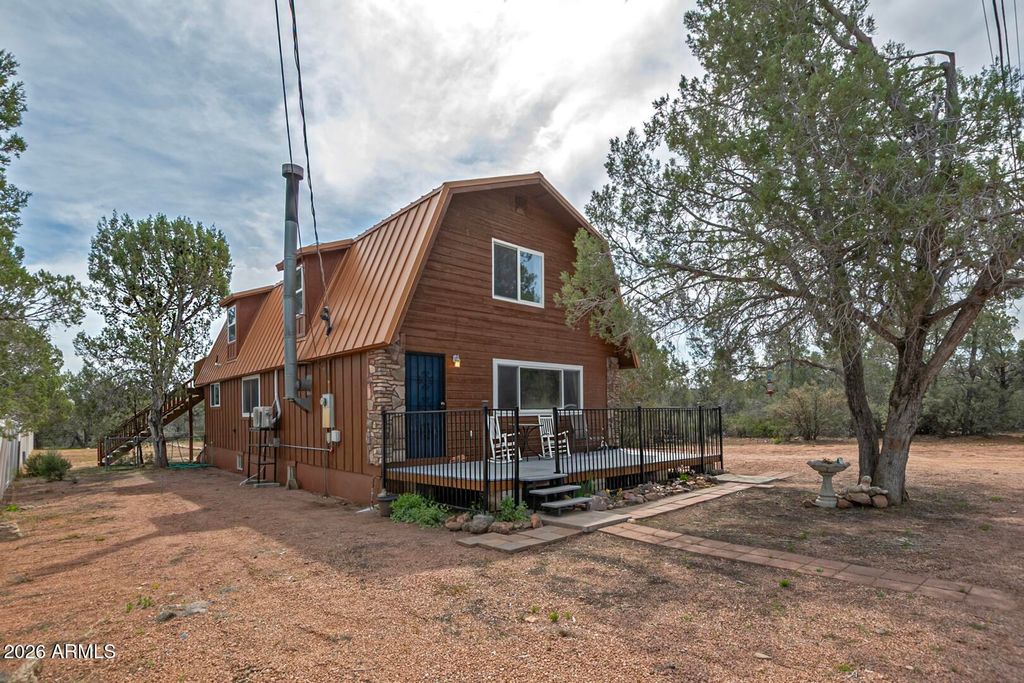 Image 3 of property listing at 267 W Round Valley Road, Payson, AZ 85541