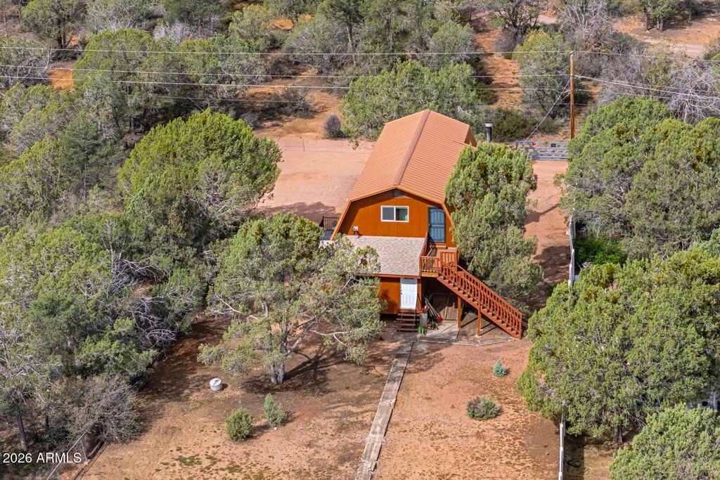 Image 5 of property listing at 267 W Round Valley Road, Payson, AZ 85541