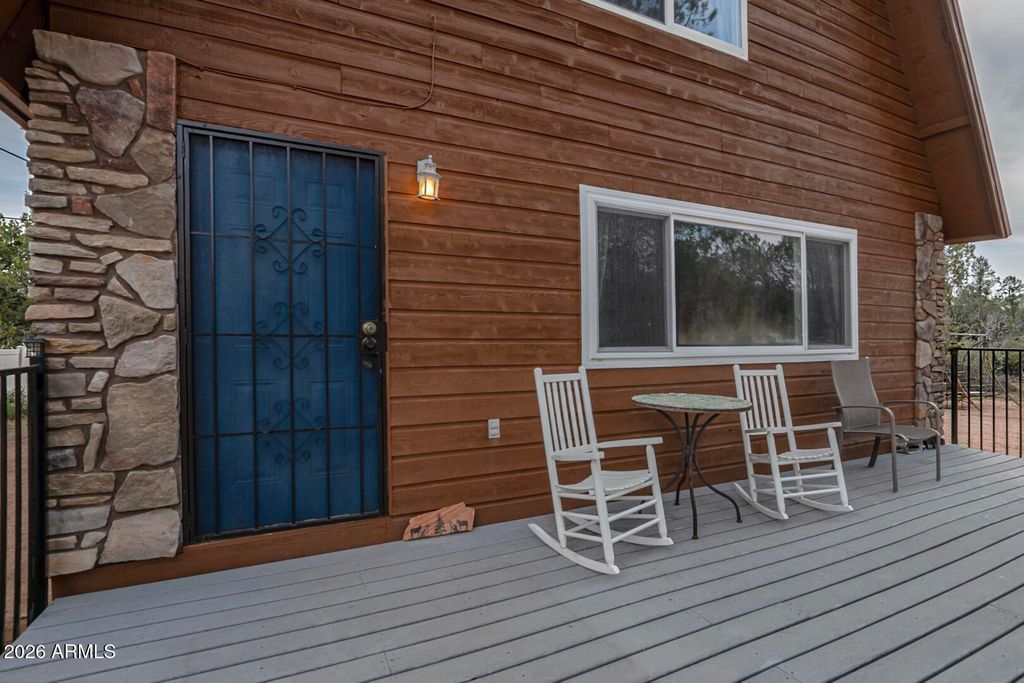 Image 6 of property listing at 267 W Round Valley Road, Payson, AZ 85541
