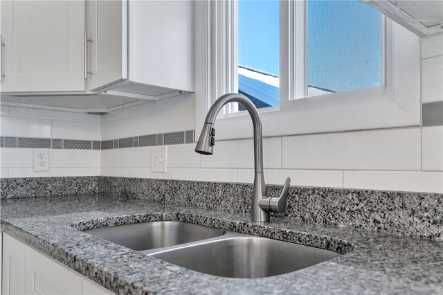 43 Esquire Avenue, Warwick, RI 02889