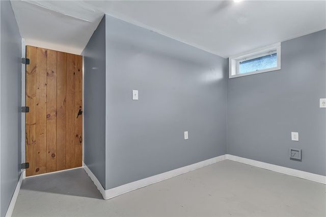 43 Esquire Avenue, Warwick, RI 02889