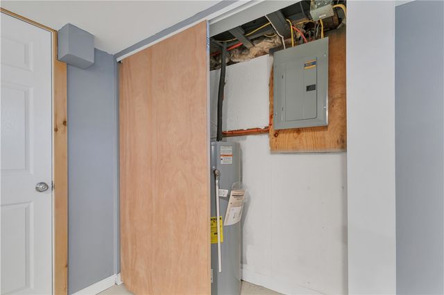 43 Esquire Avenue, Warwick, RI 02889