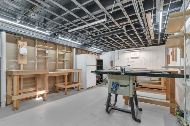 43 Esquire Avenue, Warwick, RI 02889