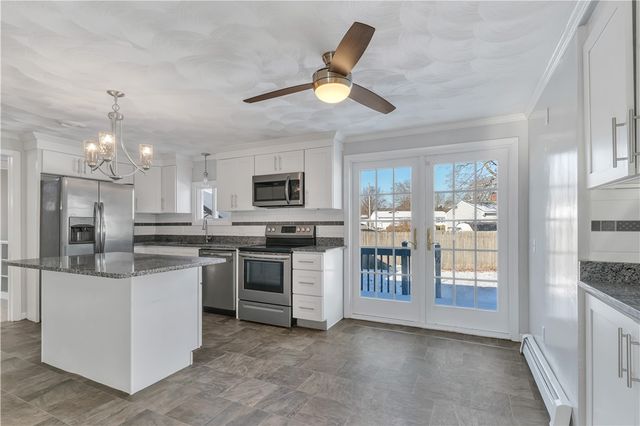 43 Esquire Avenue, Warwick, RI 02889