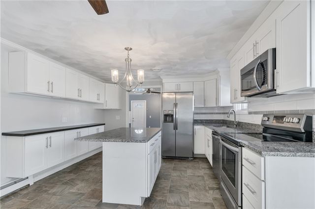 43 Esquire Avenue, Warwick, RI 02889