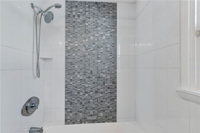 43 Esquire Avenue, Warwick, RI 02889