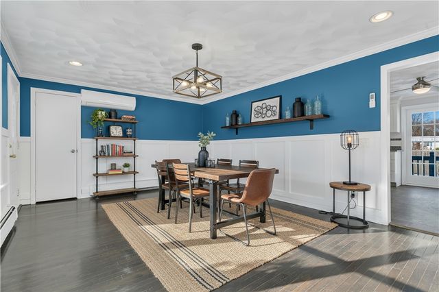 43 Esquire Avenue, Warwick, RI 02889