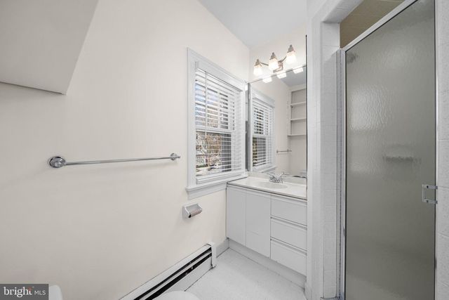 814 BLACKSHIRE RD, Wilmington, DE 19805