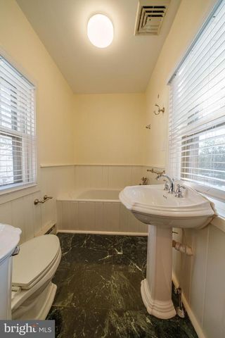 814 BLACKSHIRE RD, Wilmington, DE 19805