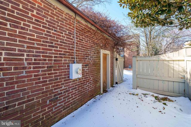 814 BLACKSHIRE RD, Wilmington, DE 19805