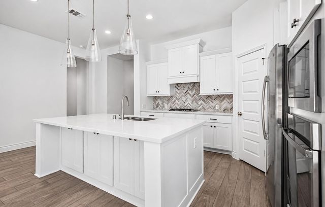 126 Canary Island Cir, Montgomery, TX 77316