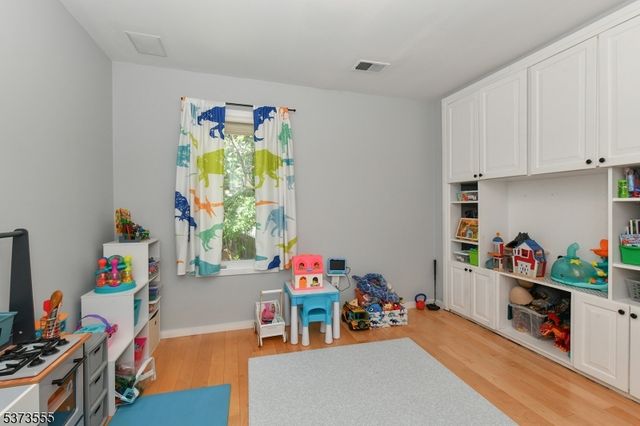 39 B Triumph Ct B, East Rutherford Boro, NJ 07073