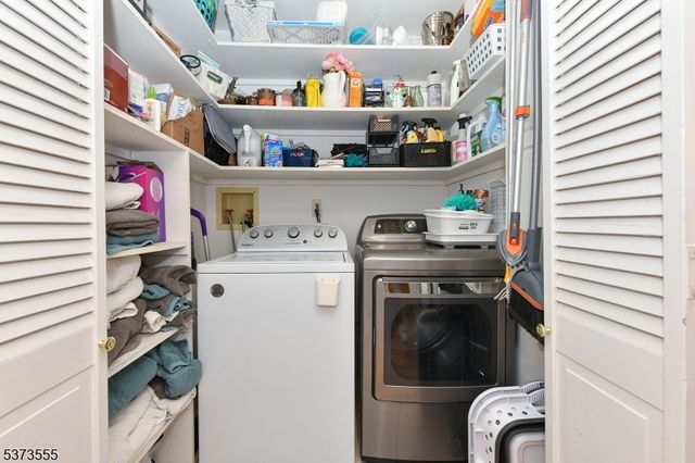 39 B Triumph Ct B, East Rutherford Boro, NJ 07073