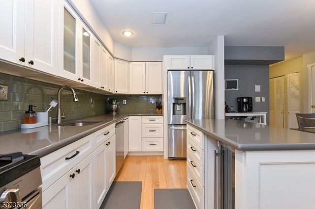 39 B Triumph Ct B, East Rutherford Boro, NJ 07073