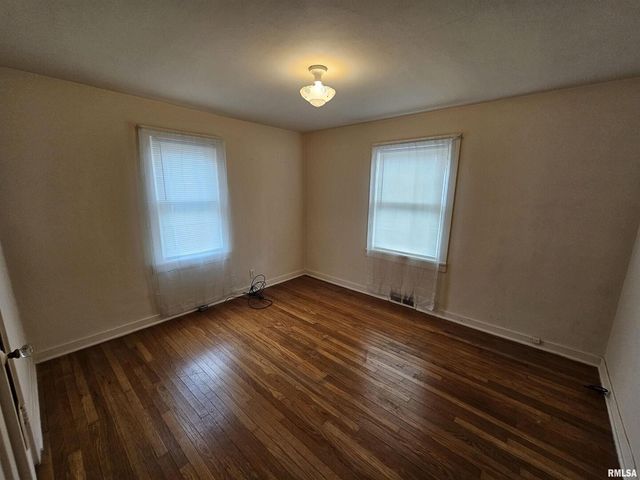 2712 LOGAN Street, Mt Vernon, IL 62864