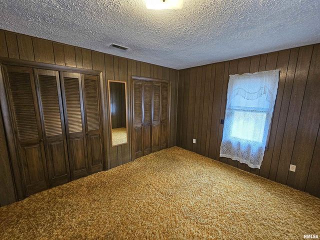 2712 LOGAN Street, Mt Vernon, IL 62864