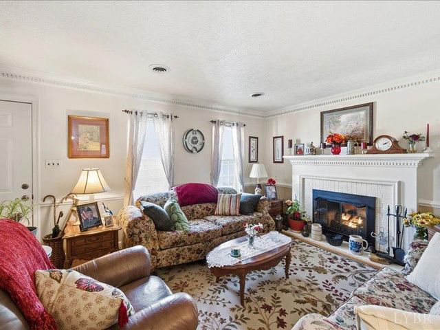 724 Spring Street, Hurt, VA 24563