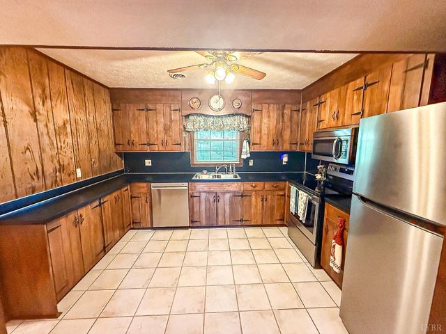 724 Spring Street, Hurt, VA 24563