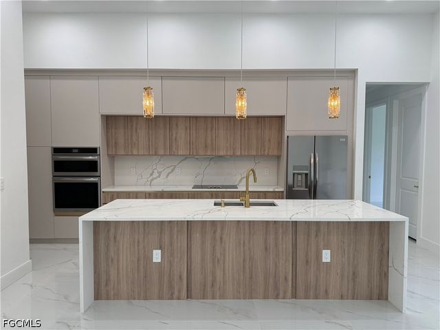 3663 28TH AVE SE, Naples, FL 34117